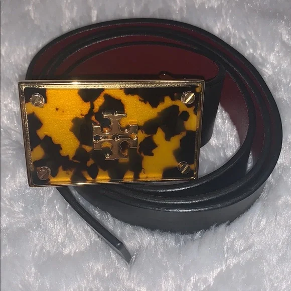 Tory Burch Reversible Black/Crimson Leather Belt with Tortoiseshell Gold Buckle - Picture 9 of 11